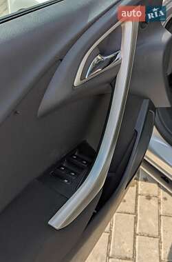 Універсал Opel Astra 2011 в 