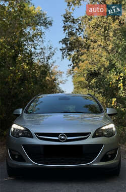 Универсал Opel Astra 2015 в 
