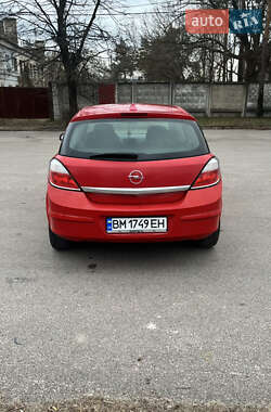 Хэтчбек Opel Astra 2005 в 