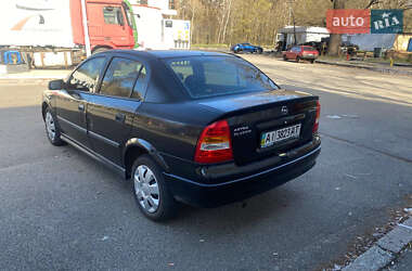 Седан Opel Astra 2006 в 