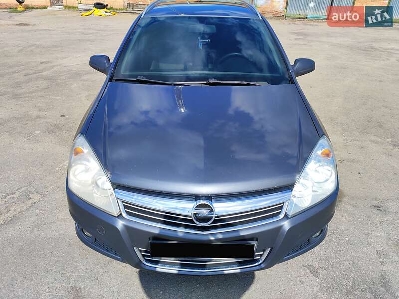 Универсал Opel Astra 2008 в Полтаве