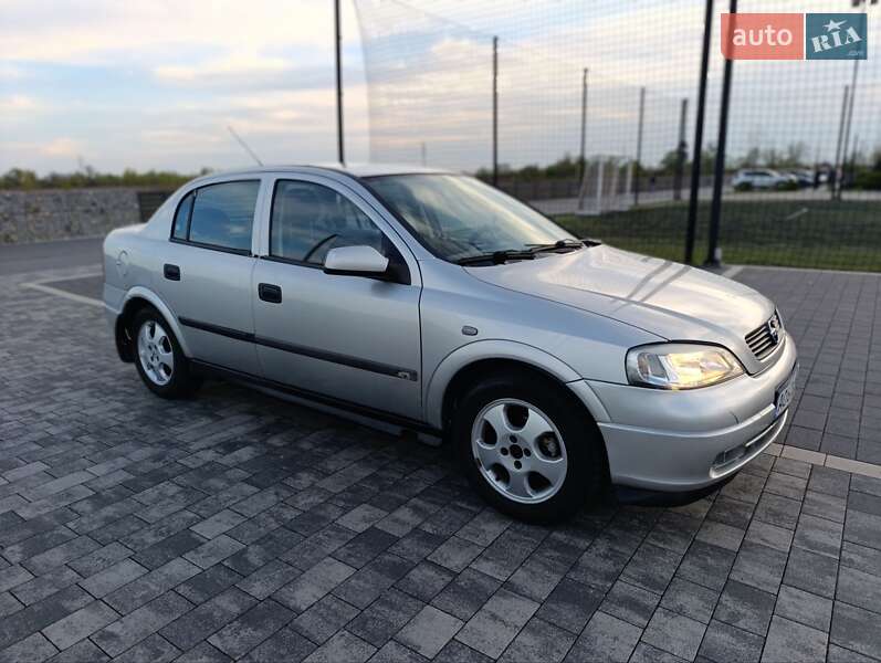 Седан Opel Astra 1999 в 
