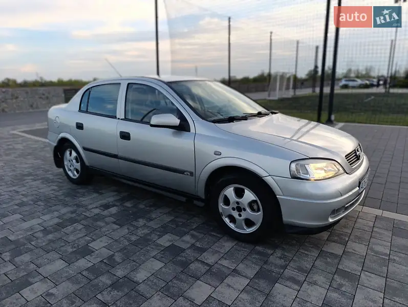 Седан Opel Astra 1999 в 