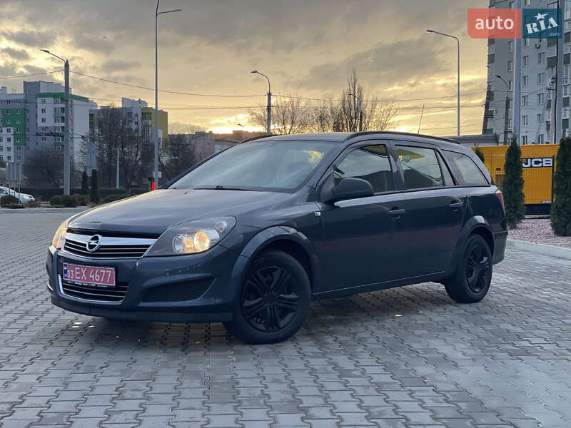 Универсал Opel Astra 2010 в 