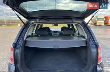 Универсал Opel Astra 2010 в 