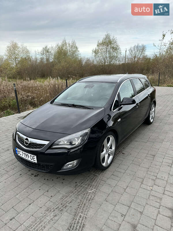 Універсал Opel Astra 2010 в Кам'янці-Бузькій