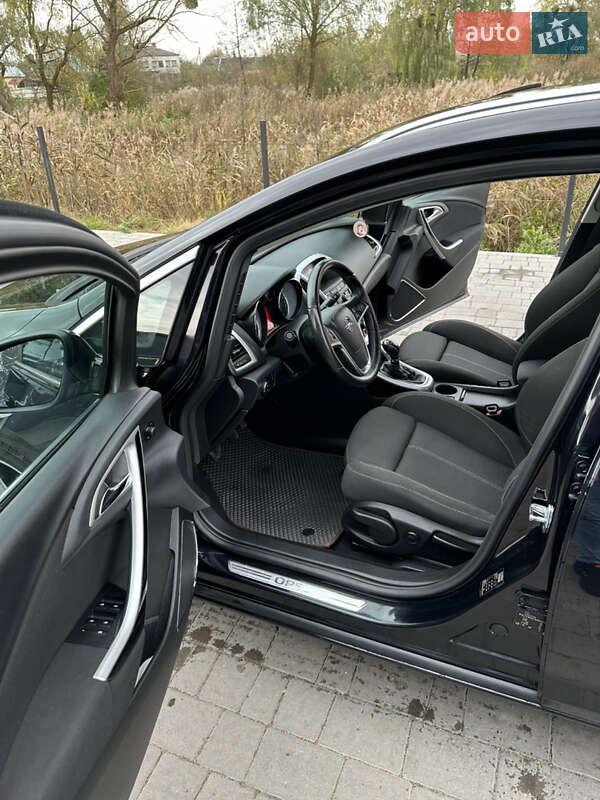 Універсал Opel Astra 2010 в Кам'янці-Бузькій
