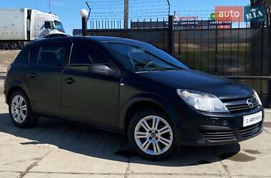 Хэтчбек Opel Astra 2005 в 