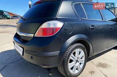 Хэтчбек Opel Astra 2005 в 