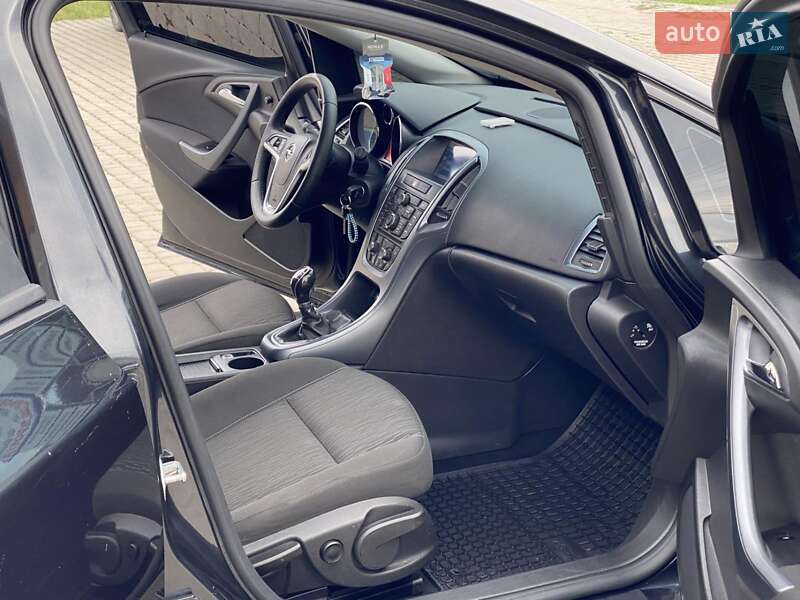 Универсал Opel Astra 2013 в Коломые