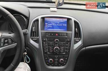 Универсал Opel Astra 2013 в 