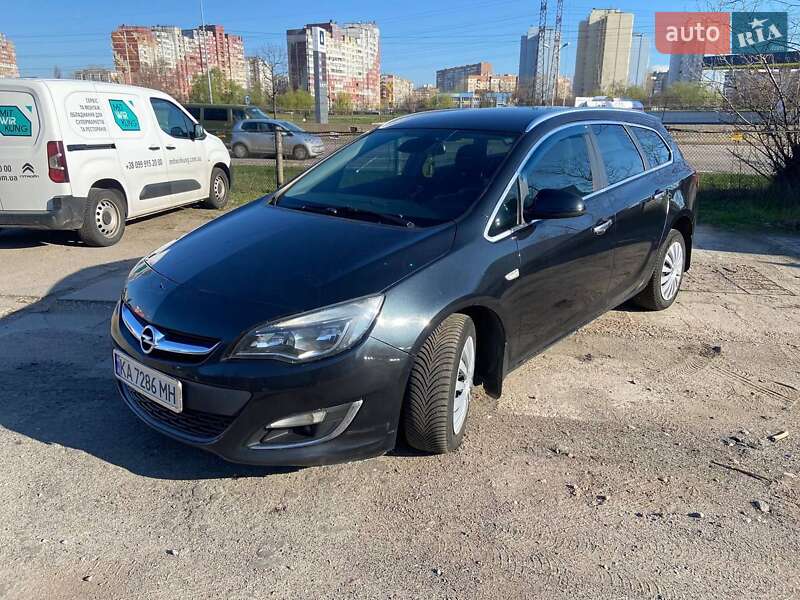 Универсал Opel Astra 2013 в 