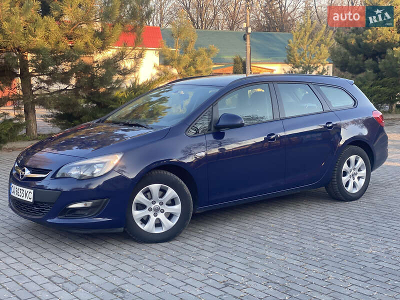 Универсал Opel Astra 2015 в Каменке