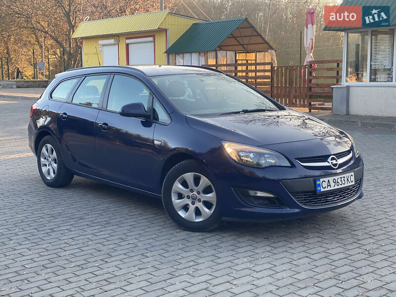 Универсал Opel Astra 2015 в 