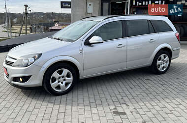 Универсал Opel Astra 2010 в 