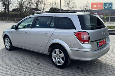 Универсал Opel Astra 2010 в 