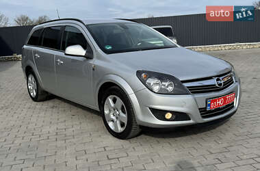 Универсал Opel Astra 2010 в 