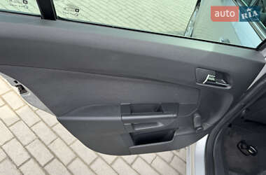 Универсал Opel Astra 2010 в 