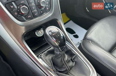 Універсал Opel Astra 2011 в 