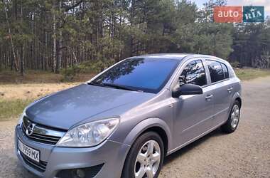 Хэтчбек Opel Astra 2008 в 