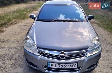 Хэтчбек Opel Astra 2008 в 