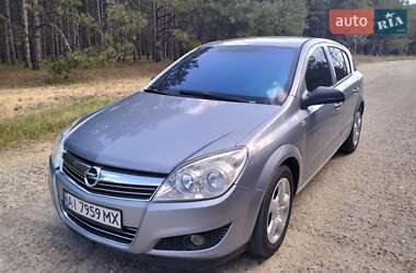 Хэтчбек Opel Astra 2008 в 