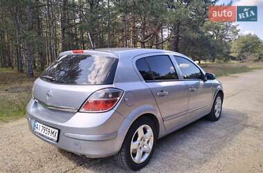 Хэтчбек Opel Astra 2008 в 