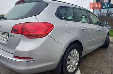 Універсал Opel Astra 2013 в 