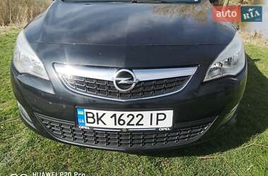Универсал Opel Astra 2012 в 