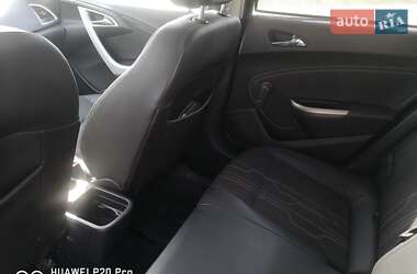 Универсал Opel Astra 2012 в 