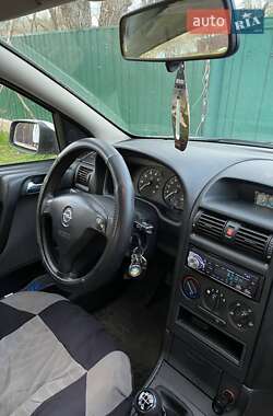 Седан Opel Astra 2006 в 