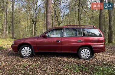 Универсал Opel Astra 1992 в 