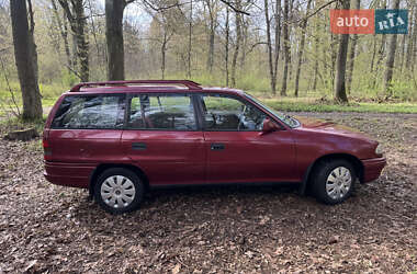 Универсал Opel Astra 1992 в 