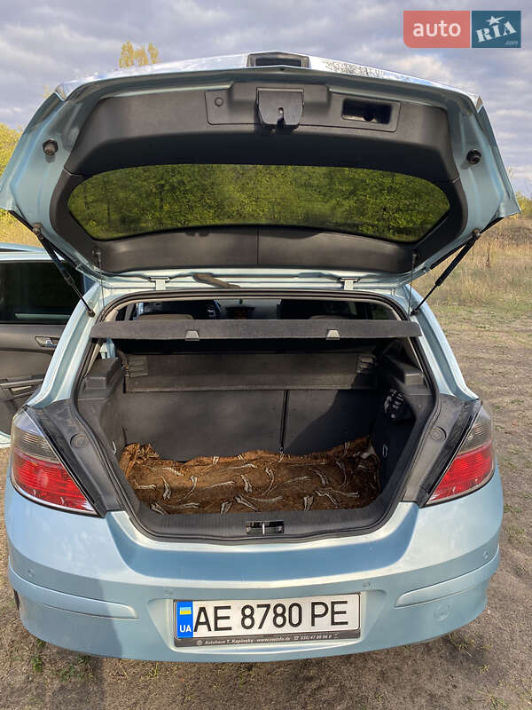 Хетчбек Opel Astra 2009 в Дніпрі