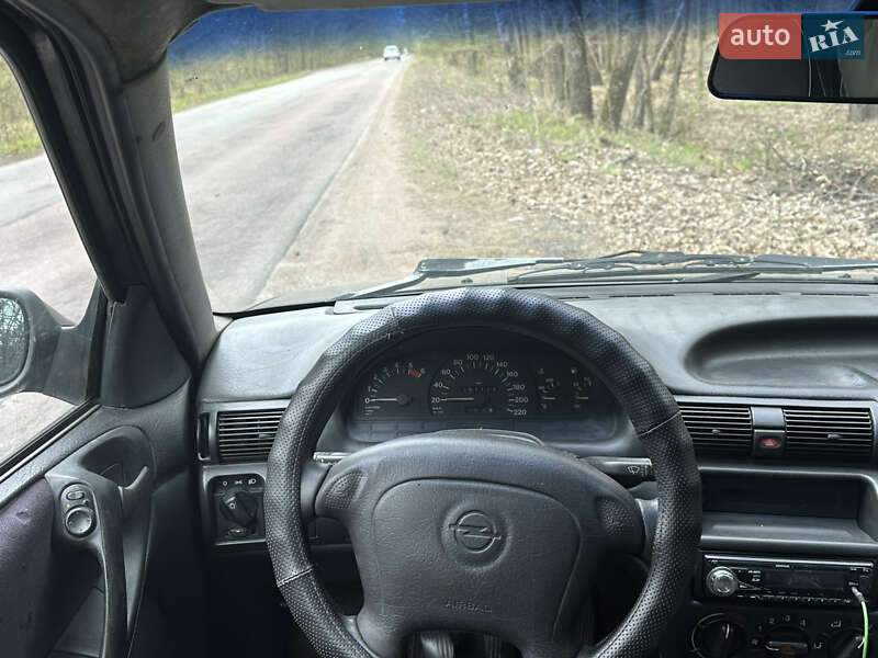 Універсал Opel Astra 1997 в Житомирі