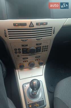 Универсал Opel Astra 2008 в 