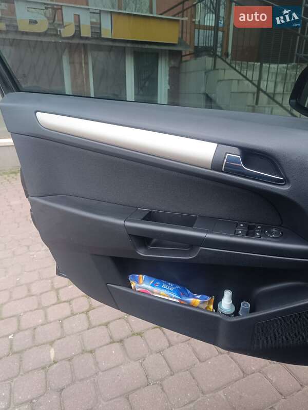 Универсал Opel Astra 2008 в Ивано-Франковске