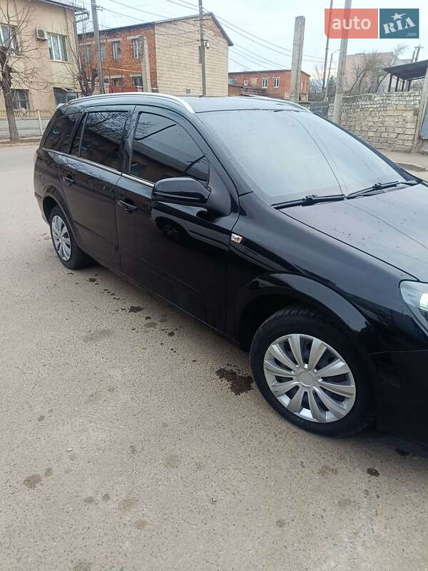Универсал Opel Astra 2008 в Ивано-Франковске