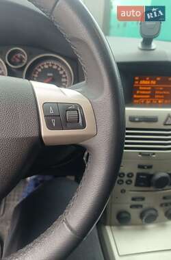 Универсал Opel Astra 2008 в 
