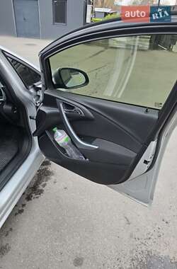 Универсал Opel Astra 2013 в 