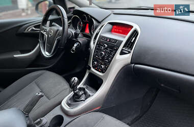 Универсал Opel Astra 2011 в 