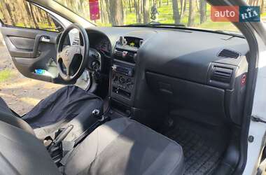 Хетчбек Opel Astra 2003 в 