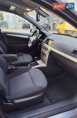 Универсал Opel Astra 2007 в 