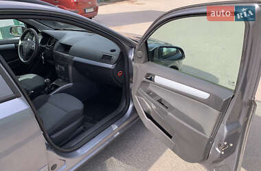 Универсал Opel Astra 2006 в 