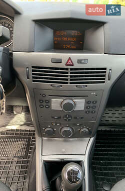 Универсал Opel Astra 2006 в 