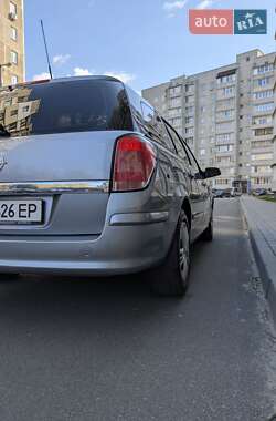 Универсал Opel Astra 2005 в 