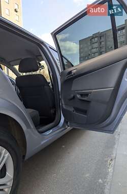 Универсал Opel Astra 2005 в 
