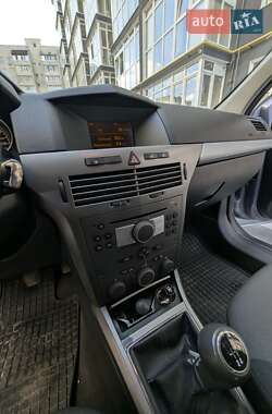 Универсал Opel Astra 2005 в 