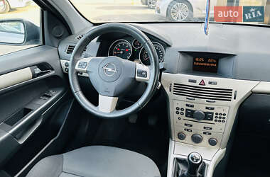 Универсал Opel Astra 2007 в 