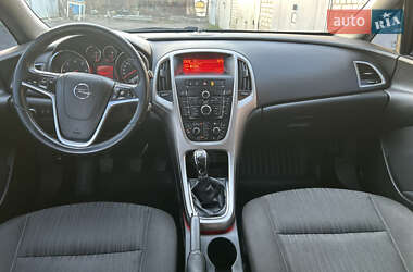 Хэтчбек Opel Astra 2010 в 